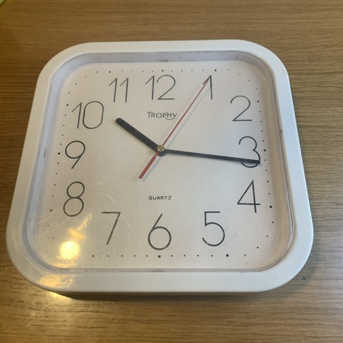Horloge murale trophy vintage - horloge,